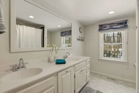 5 Bayberry Lane Exeter NH 03833