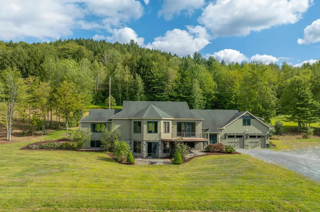 411 Wood Road Hartford VT 05059