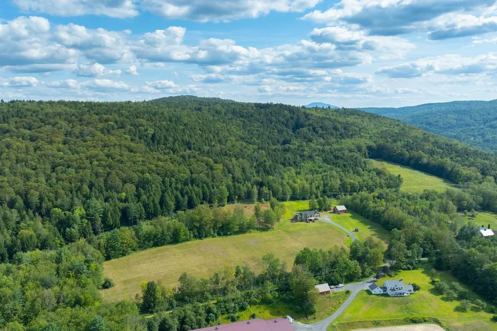 411 Wood Road Hartford VT 05059