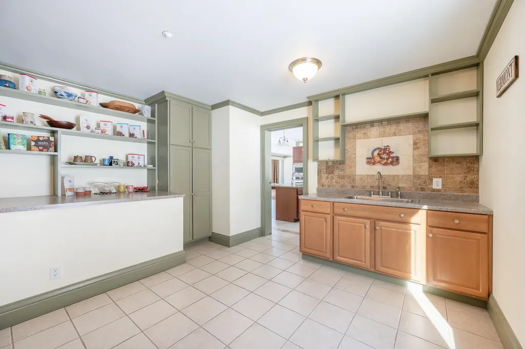 411 Wood Road Hartford VT 05059