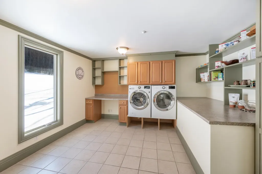 411 Wood Road Hartford VT 05059