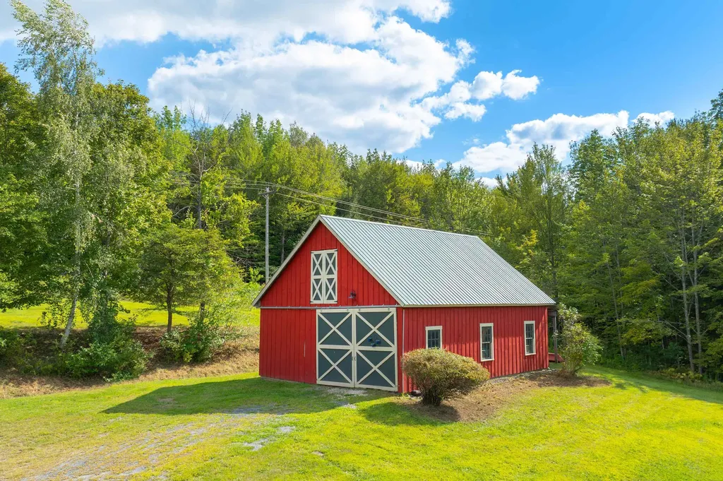 411 Wood Road Hartford VT 05059