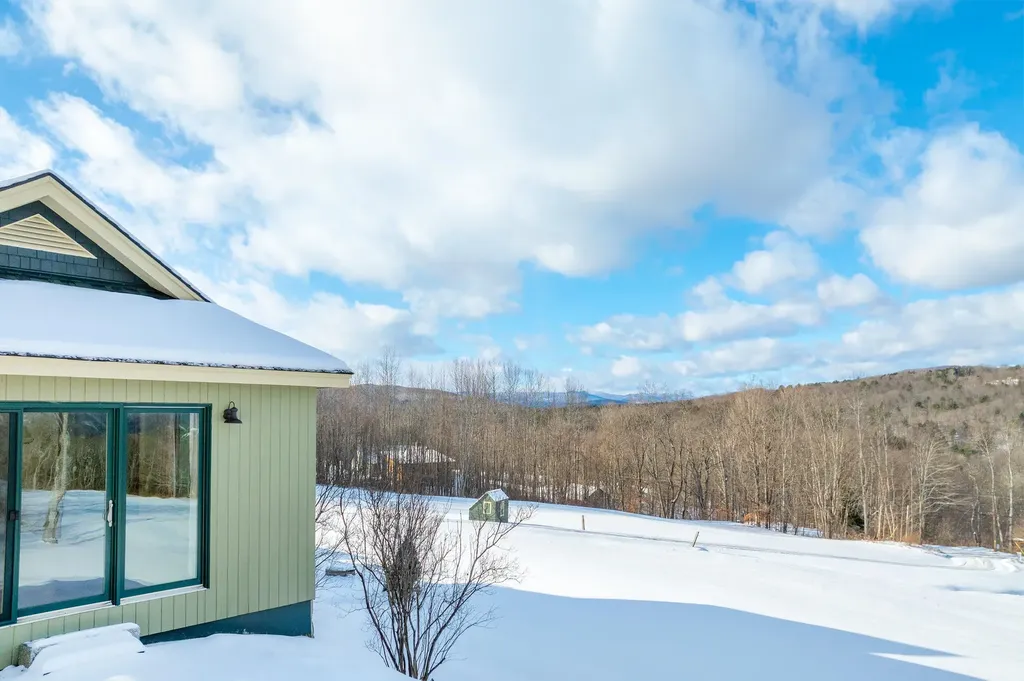 411 Wood Road Hartford VT 05059