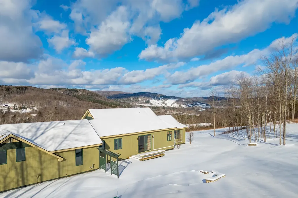 411 Wood Road Hartford VT 05059