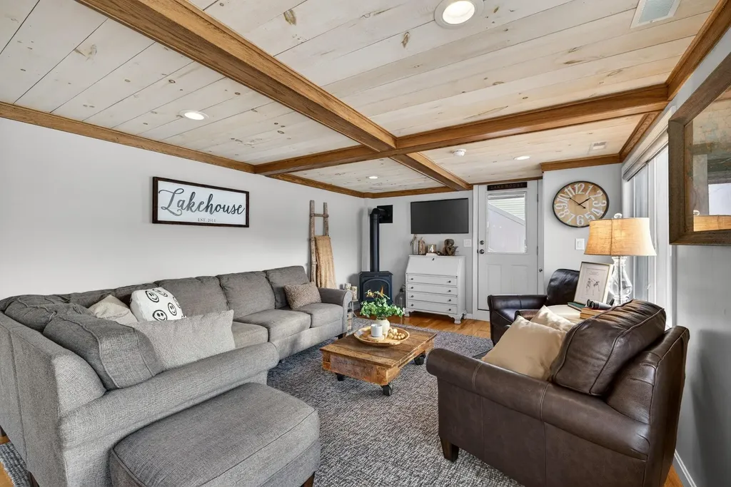 195 East Side Drive Alton NH 03809