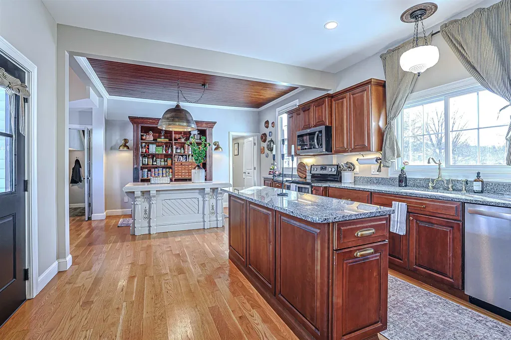 120 S Mast Street Goffstown NH 03045