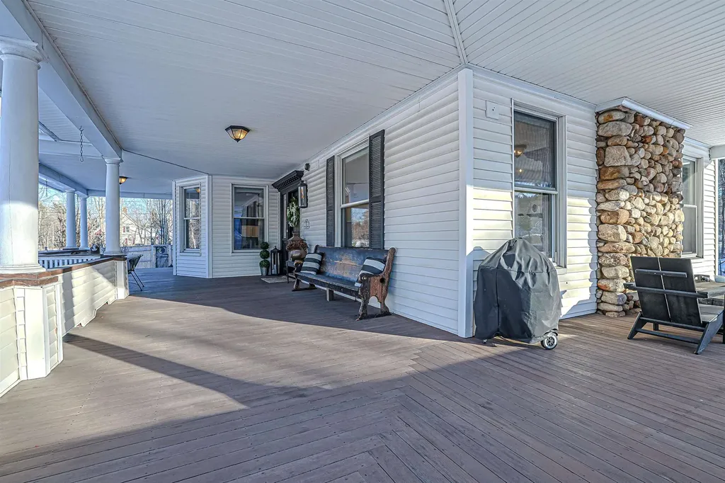 120 S Mast Street Goffstown NH 03045