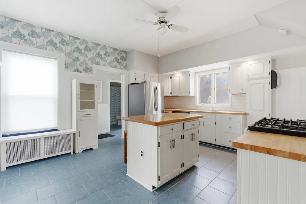 30 Ray Street Manchester NH 03104