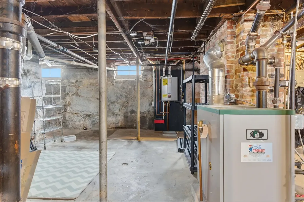 30 Ray Street Manchester NH 03104