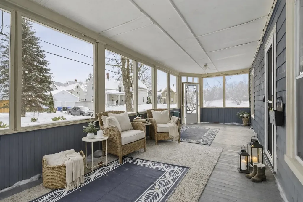 30 Ray Street Manchester NH 03104