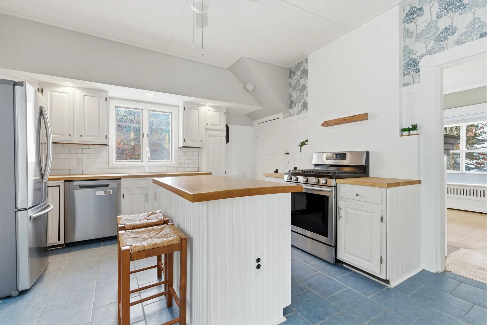 30 Ray Street Manchester NH 03104