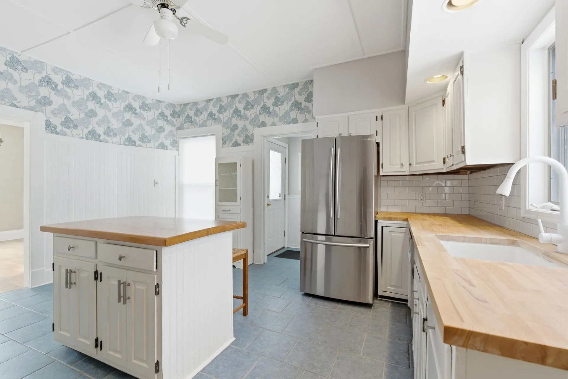 30 Ray Street Manchester NH 03104