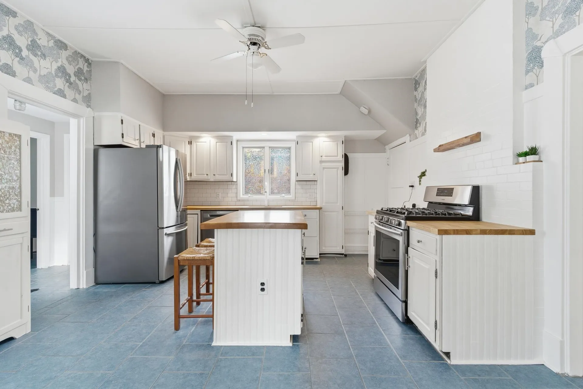 30 Ray Street Manchester NH 03104