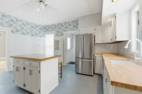 30 Ray Street Manchester NH 03104