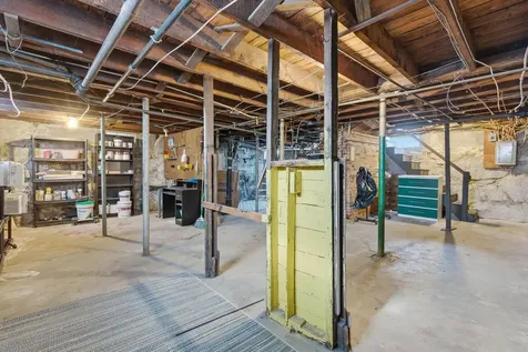 30 Ray Street Manchester NH 03104