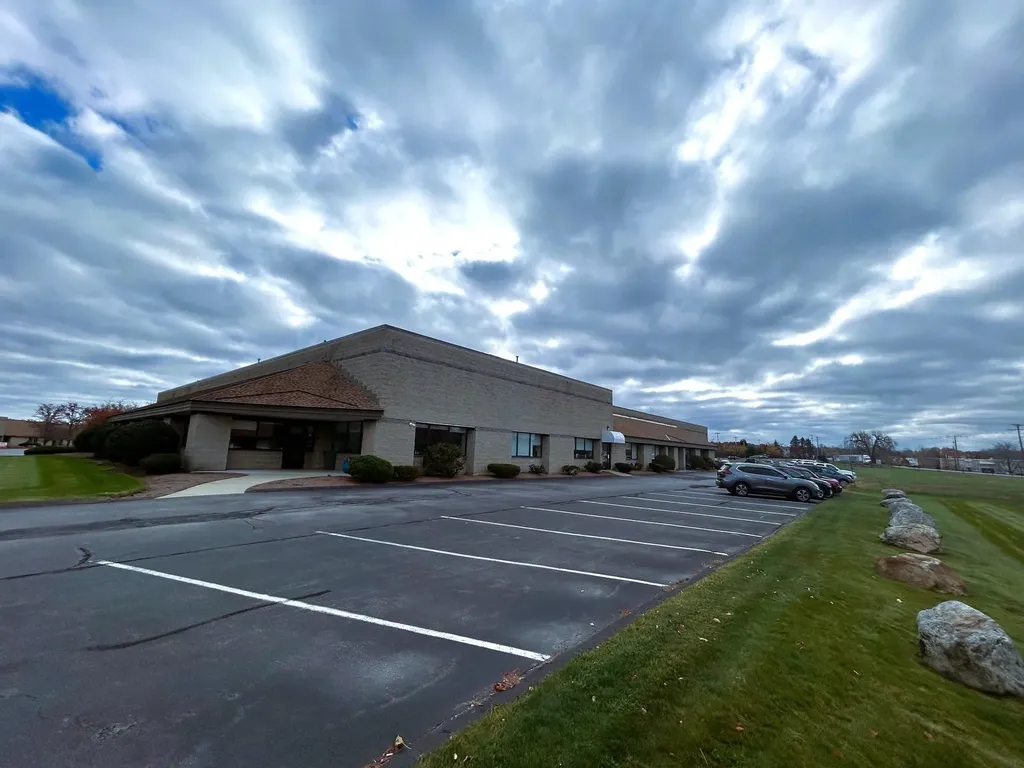 8 Delta Drive Londonderry NH 03053