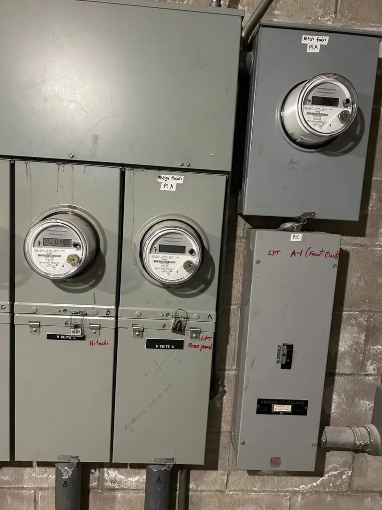 8 Delta Drive Londonderry NH 03053