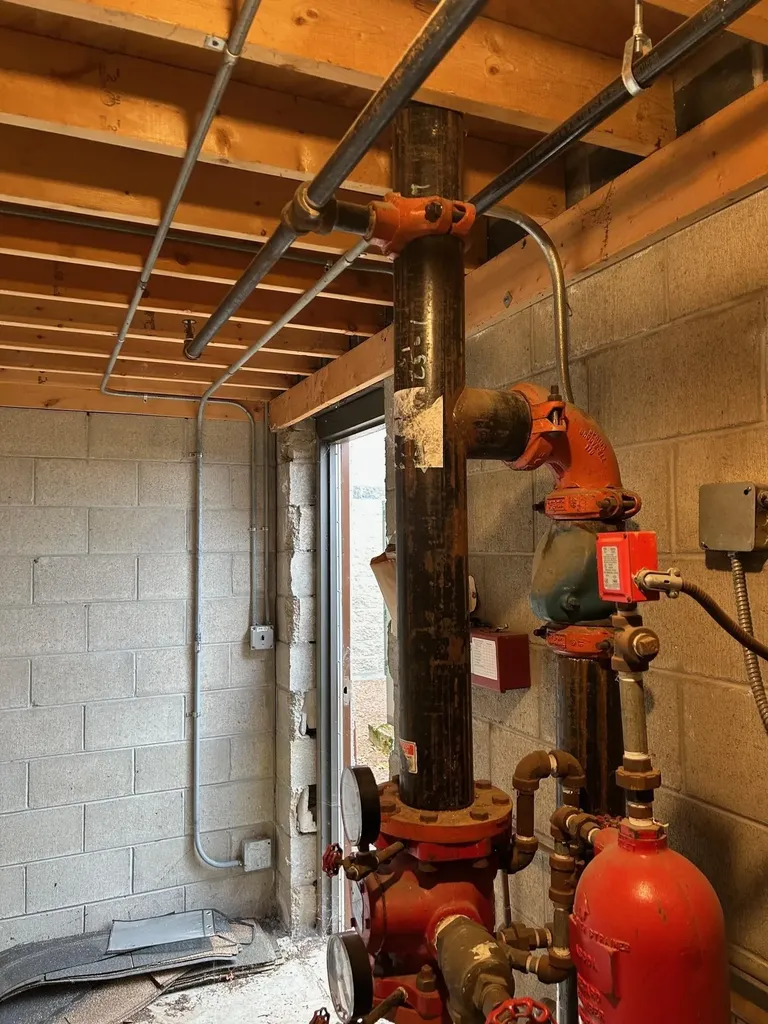 8 Delta Drive Londonderry NH 03053