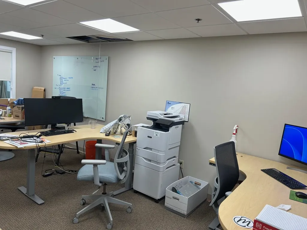 8 Delta Drive Londonderry NH 03053