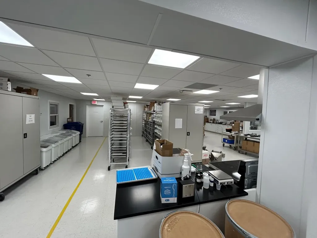 8 Delta Drive Londonderry NH 03053