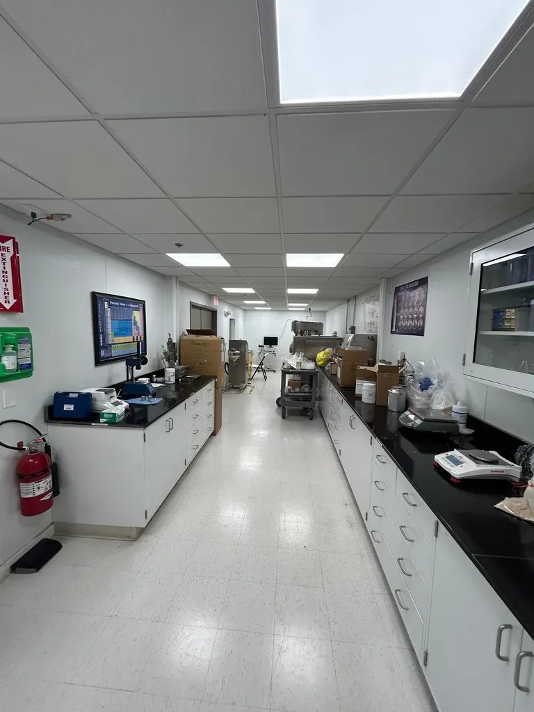 8 Delta Drive Londonderry NH 03053