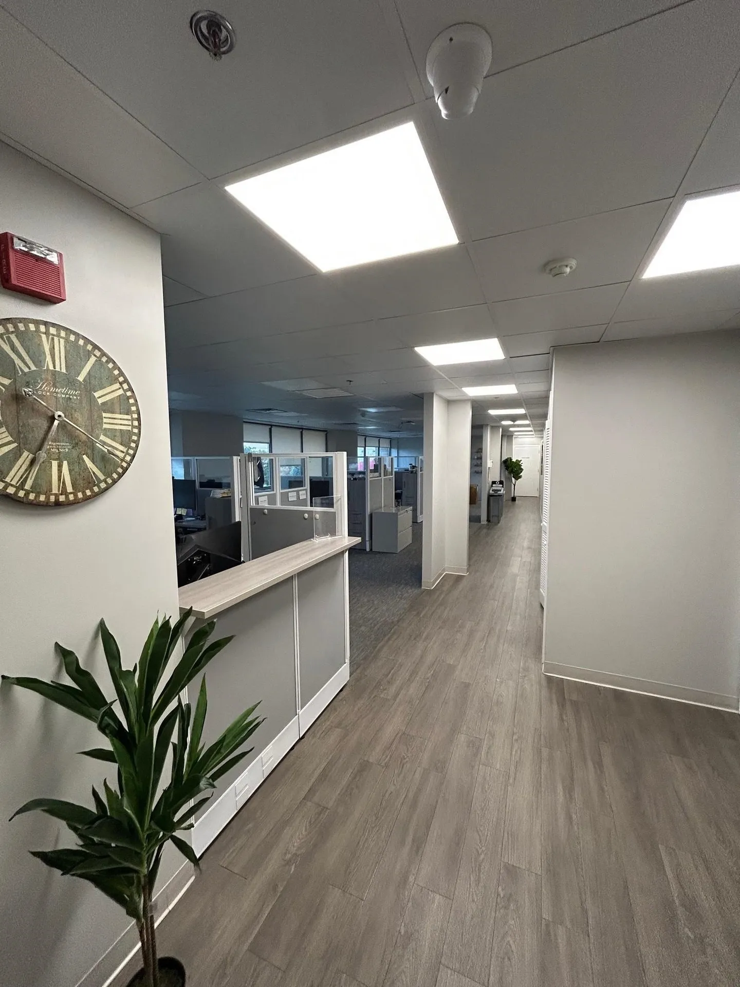 8 Delta Drive Londonderry NH 03053