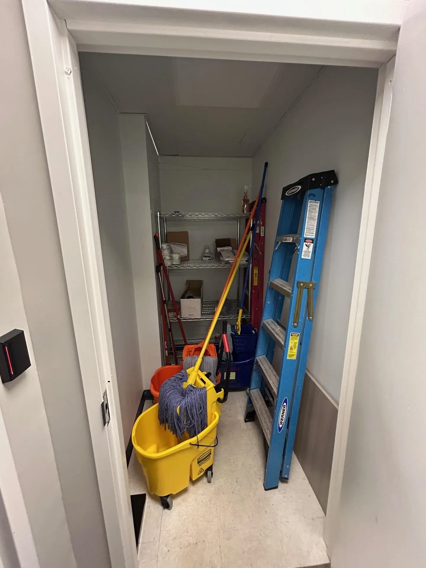 8 Delta Drive Londonderry NH 03053