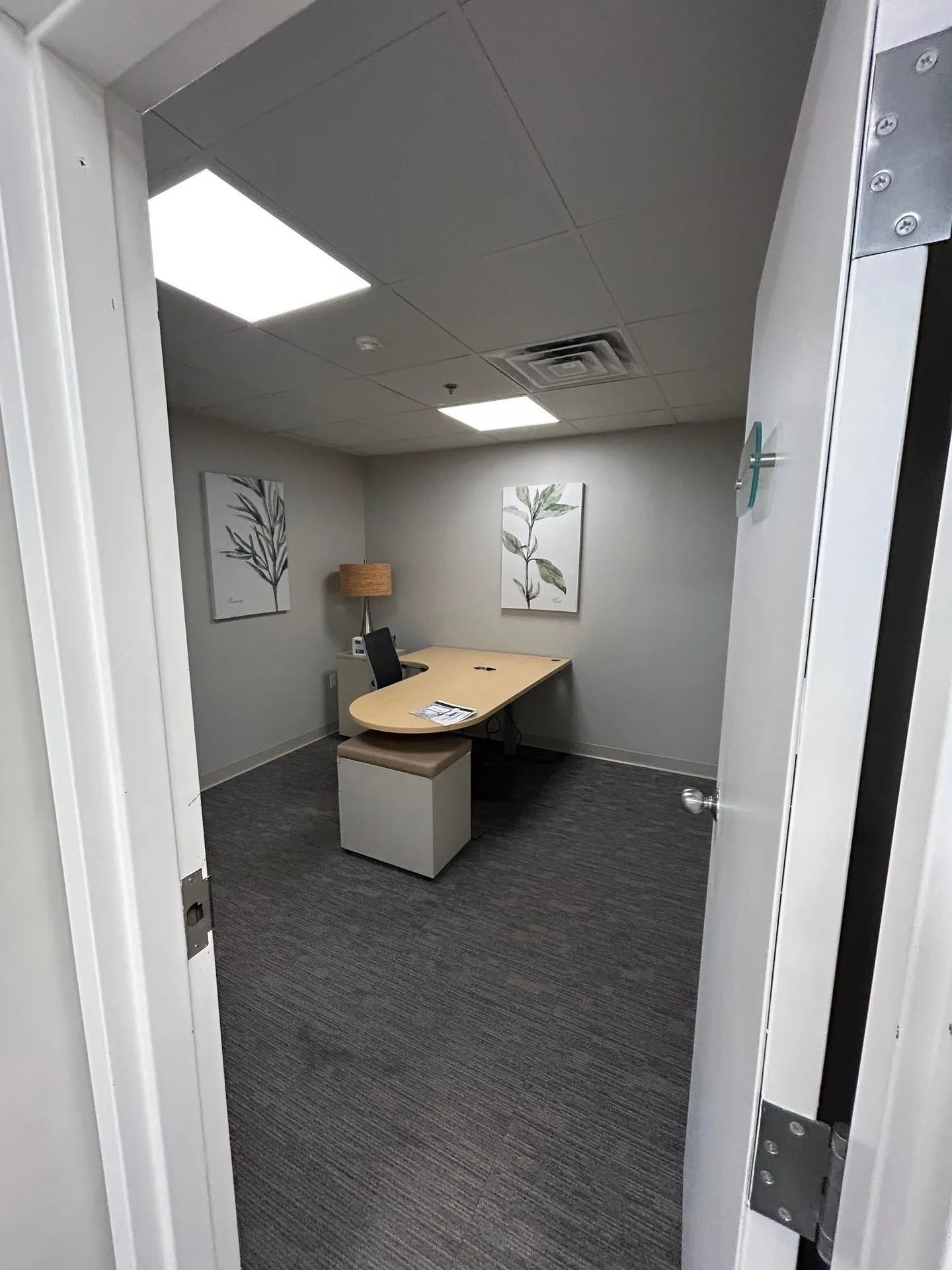 8 Delta Drive Londonderry NH 03053