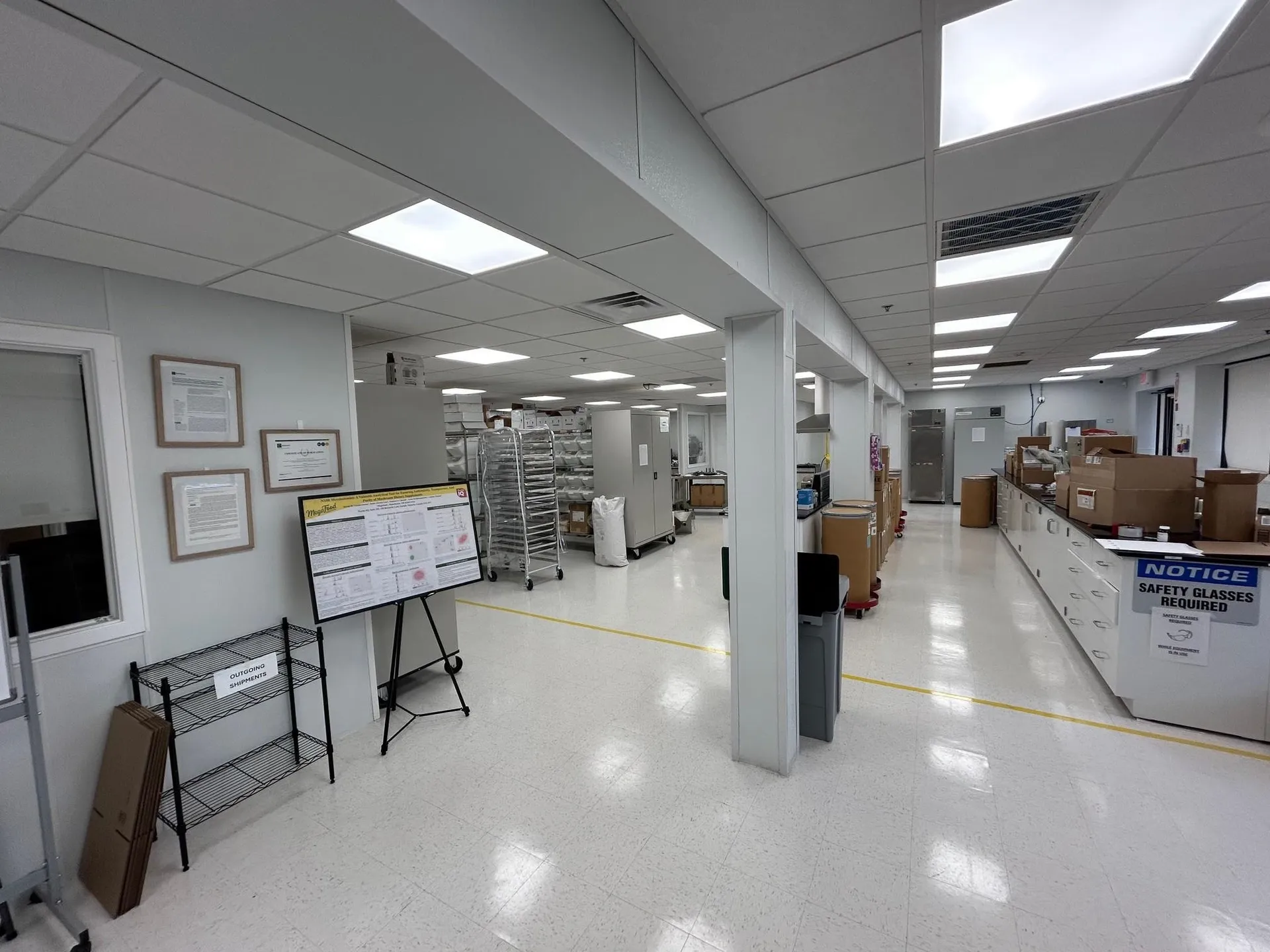 8 Delta Drive Londonderry NH 03053