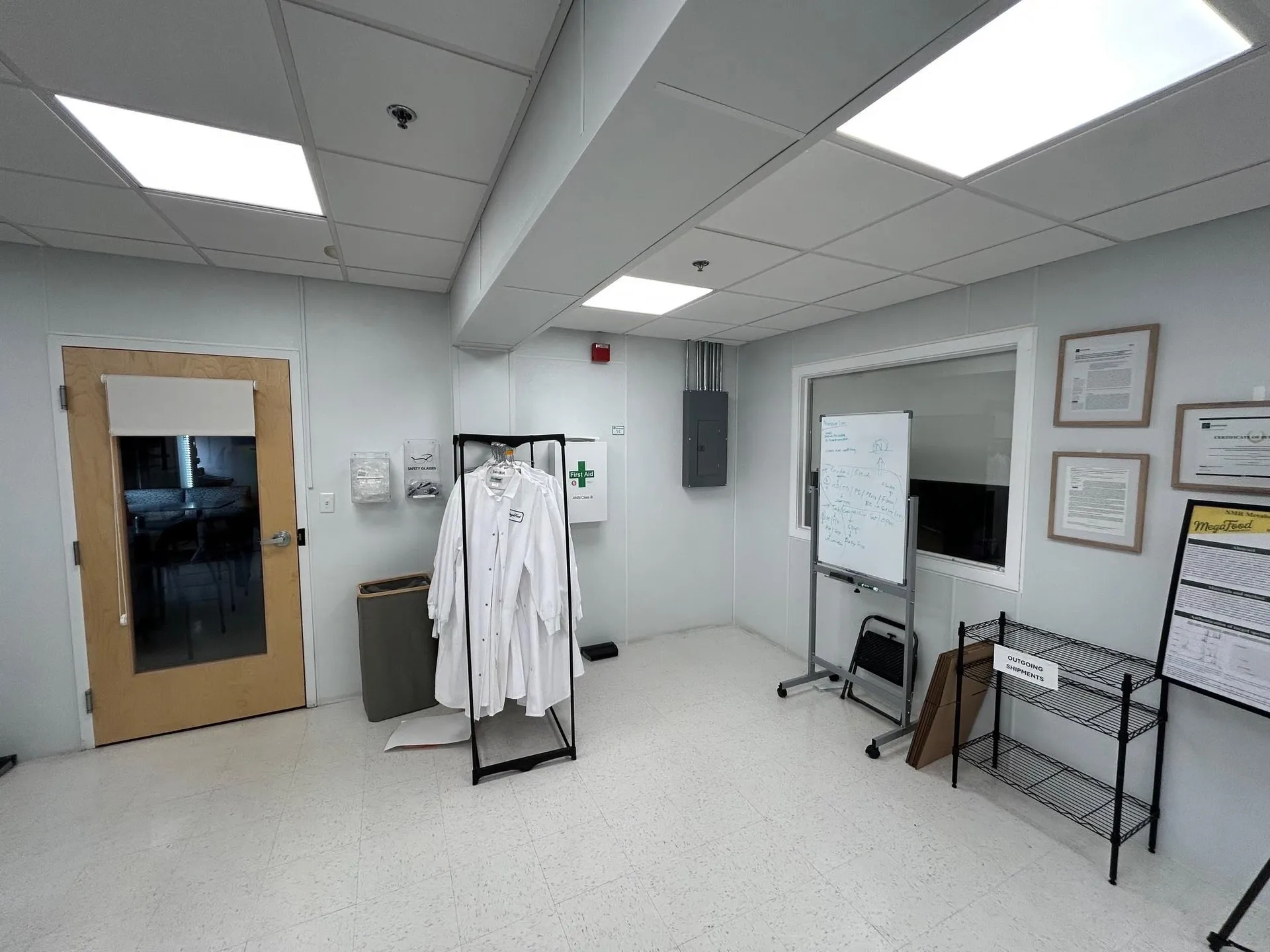 8 Delta Drive Londonderry NH 03053