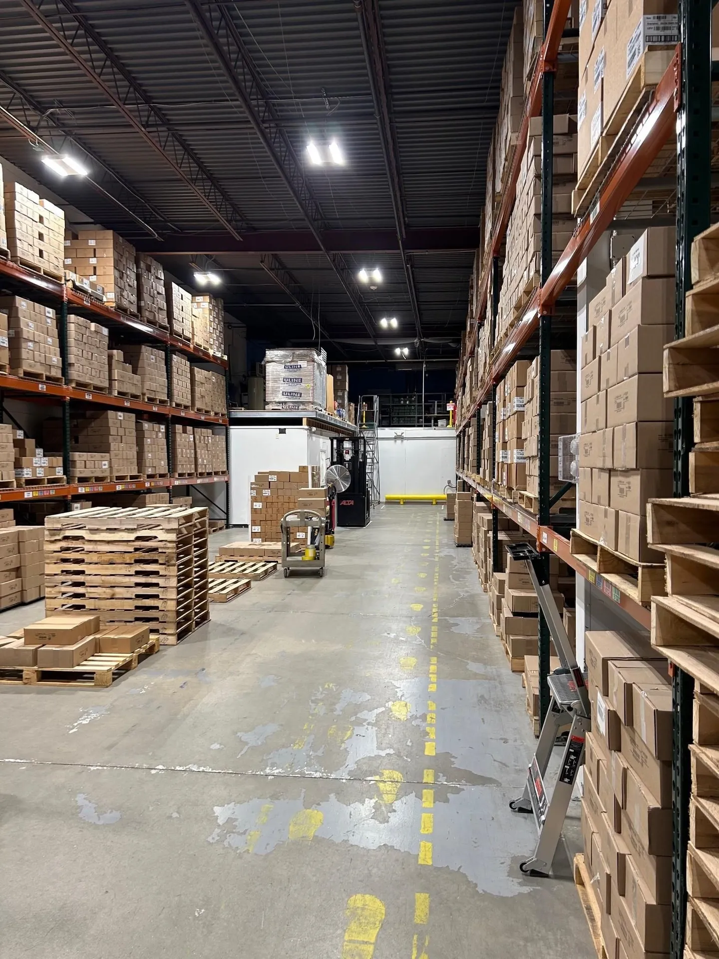 8 Delta Drive Londonderry NH 03053