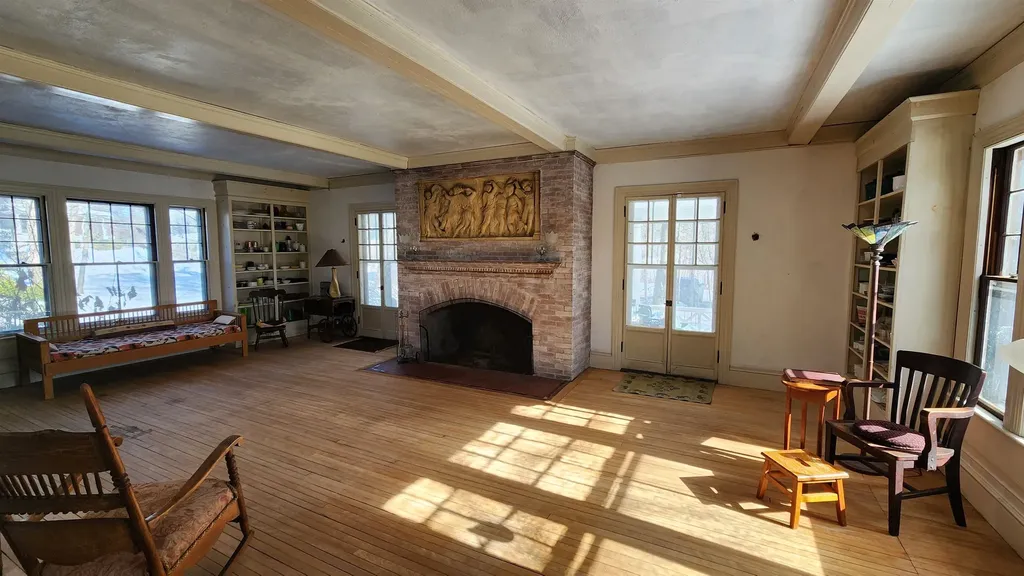 15 Bailey Avenue Claremont NH 03743