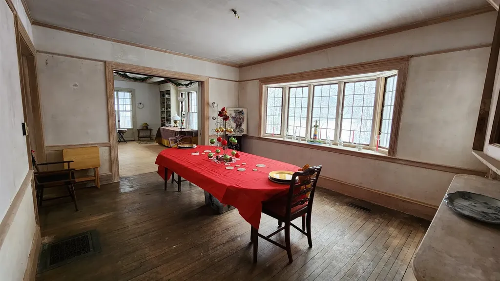 15 Bailey Avenue Claremont NH 03743