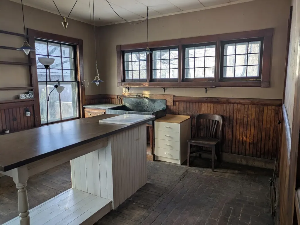 15 Bailey Avenue Claremont NH 03743