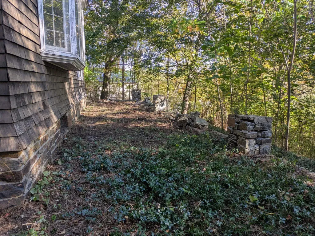 15 Bailey Avenue Claremont NH 03743