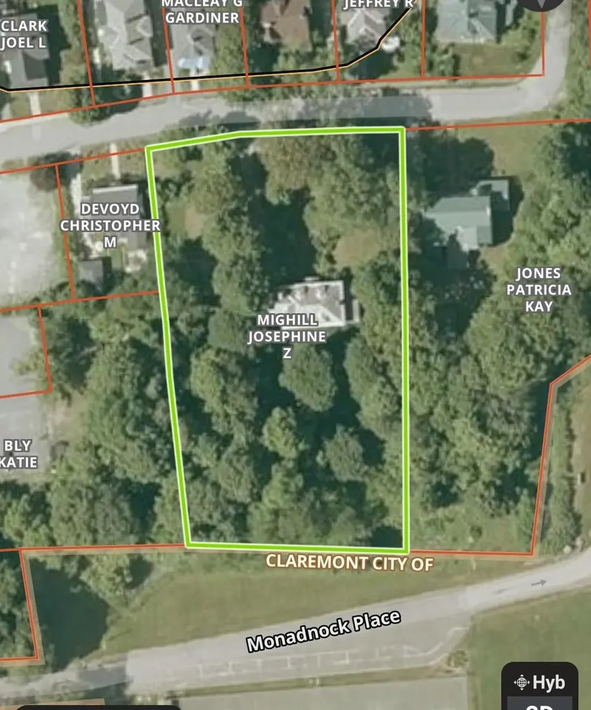 15 Bailey Avenue Claremont NH 03743