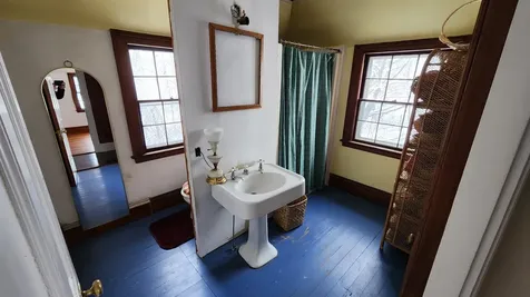 15 Bailey Avenue Claremont NH 03743