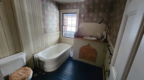 15 Bailey Avenue Claremont NH 03743