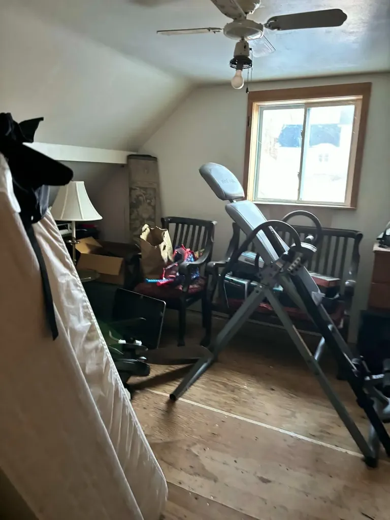 17 Crown Street Nashua NH 03060