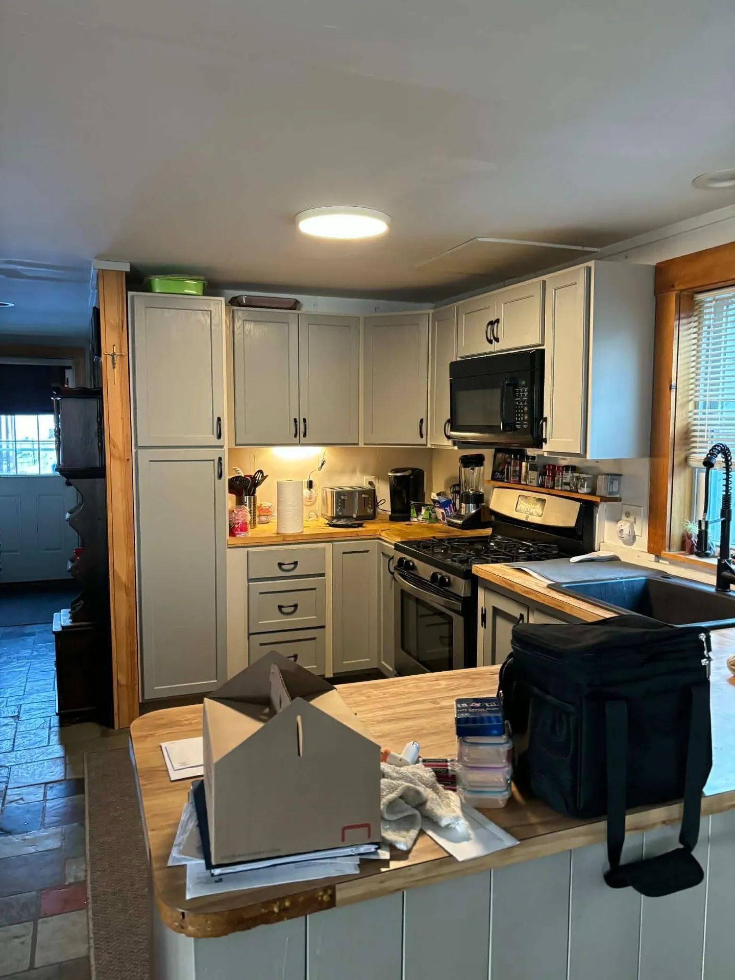 17 Crown Street Nashua NH 03060