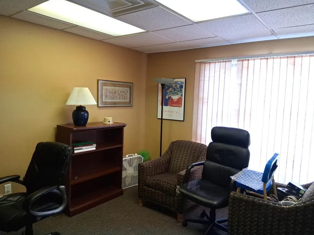 12 Parmenter Road Londonderry NH 03053