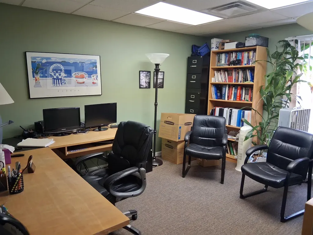 12 Parmenter Road Londonderry NH 03053