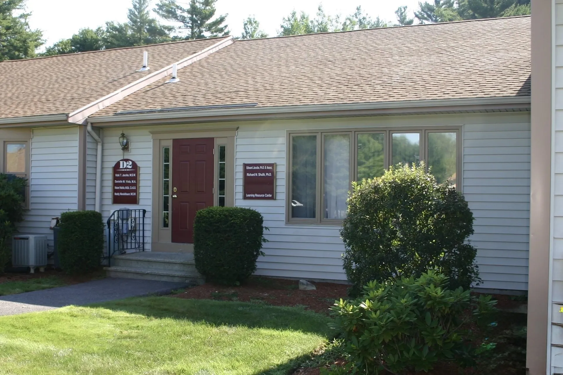 12 Parmenter Road Londonderry NH 03053