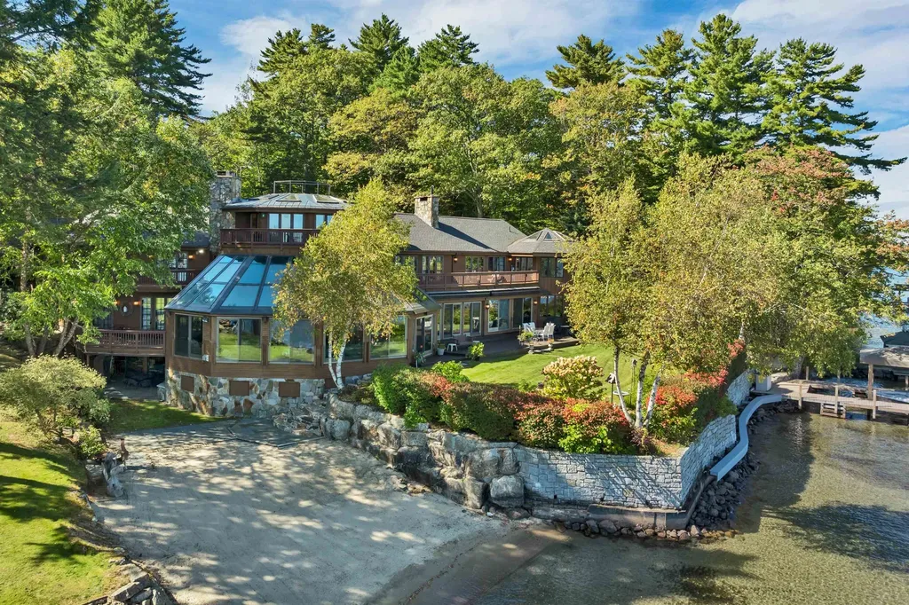 211 Dockham Shore Road Gilford NH 03249