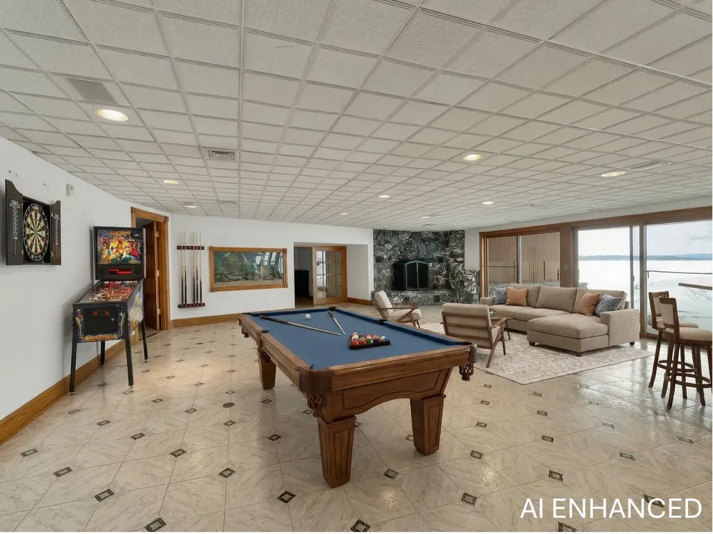 211 Dockham Shore Road Gilford NH 03249