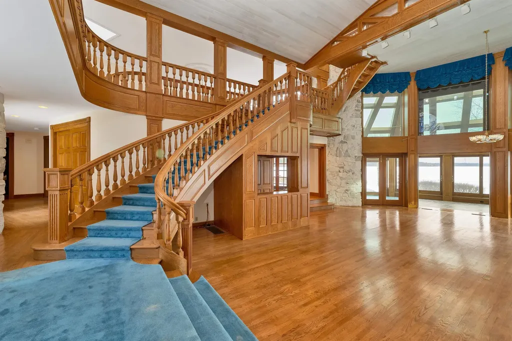 211 Dockham Shore Road Gilford NH 03249