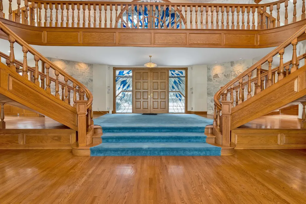 211 Dockham Shore Road Gilford NH 03249