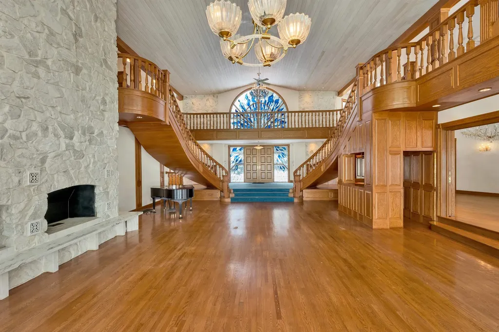 211 Dockham Shore Road Gilford NH 03249