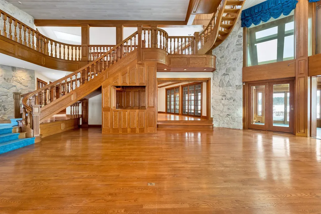 211 Dockham Shore Road Gilford NH 03249