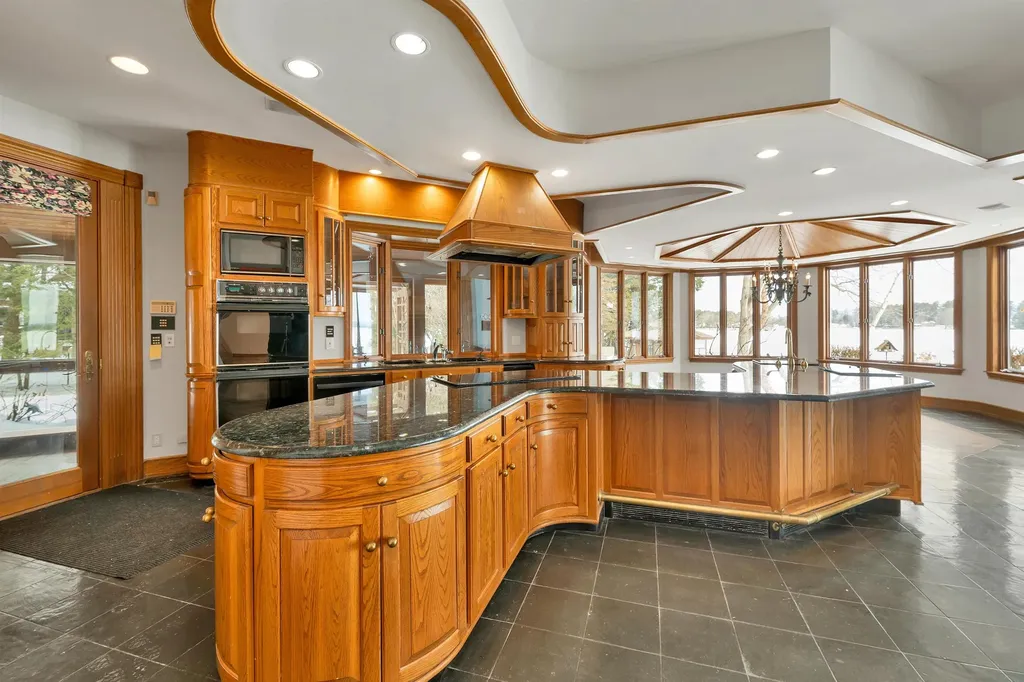 211 Dockham Shore Road Gilford NH 03249